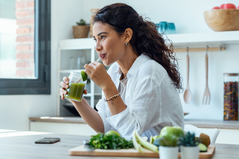 酵素ドリンクはいつ飲むのが最適？朝ごはん代わりにするのはOK？